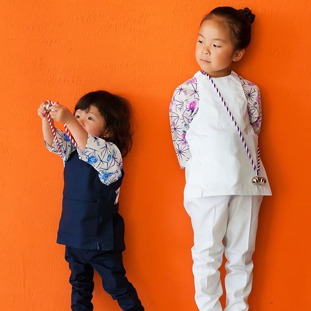 お祭り 子供服 鯉口シャツ （お祭り着・カラフル孔雀柄鯉口シャツ 